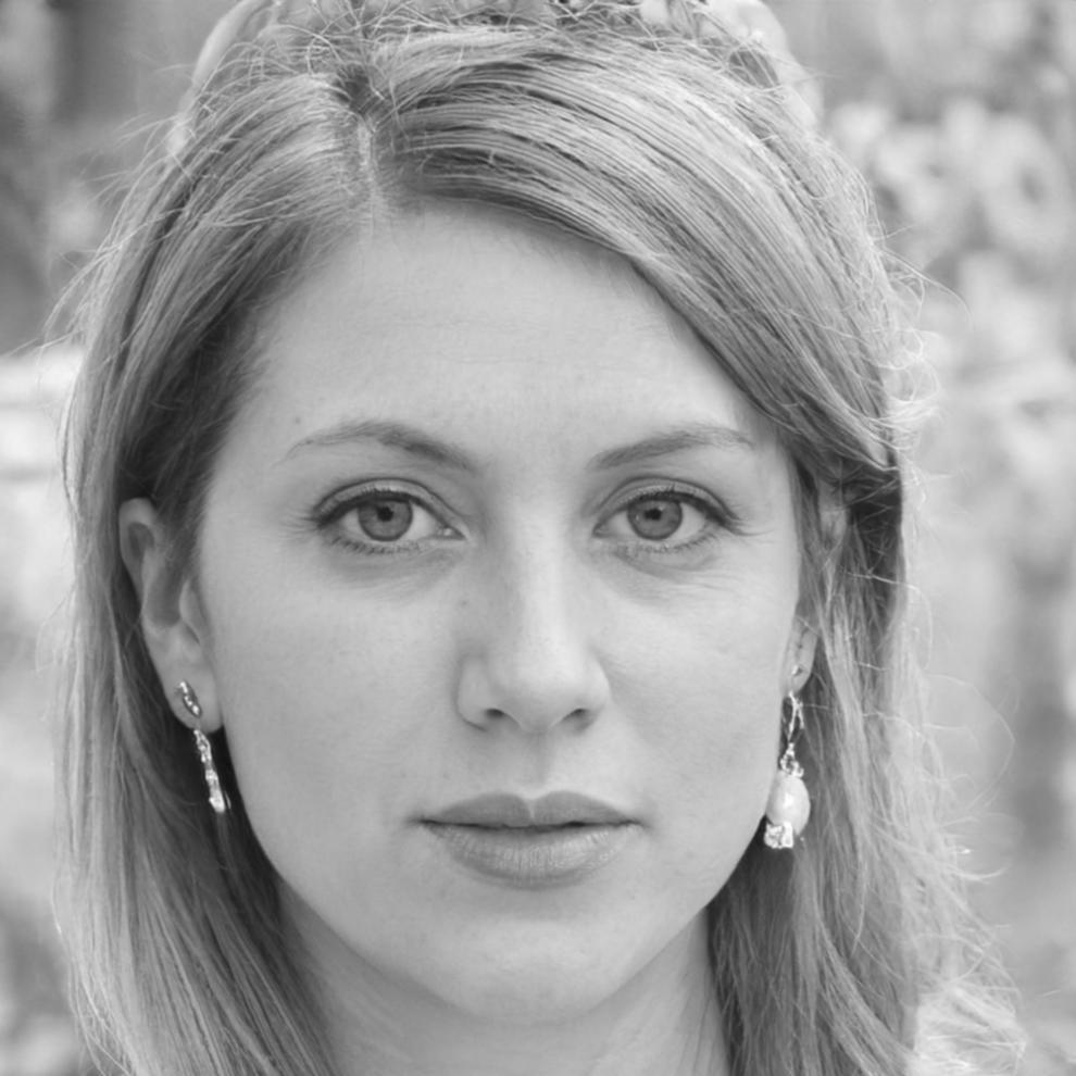 Portraitfoto von Ingrid Plöchl